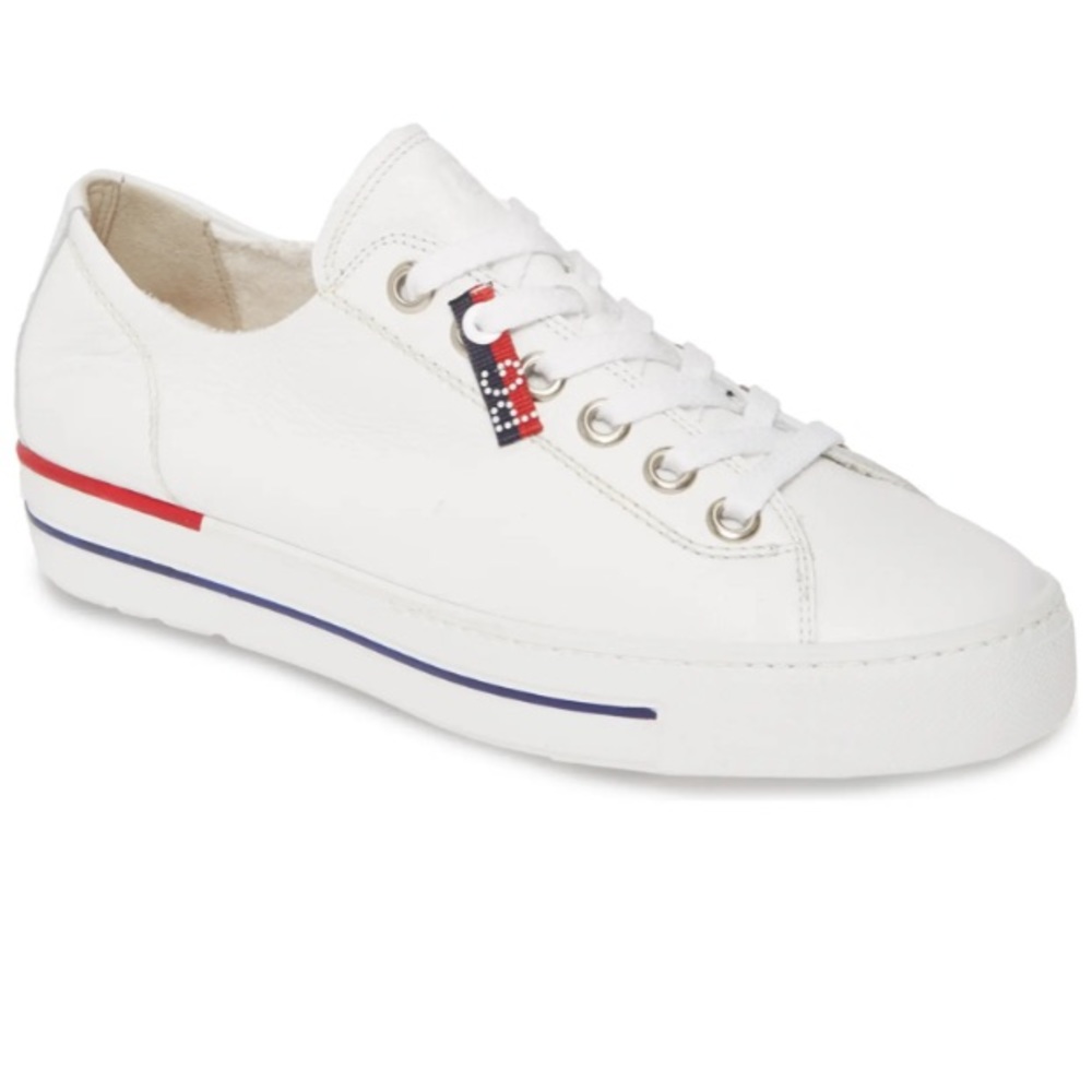 Low Top Sneaker
US sizes. Never worn